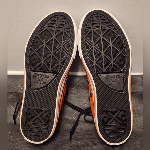 Converse Kids Orange and Black Sneakers Size 3 - Picture 7 of 9
